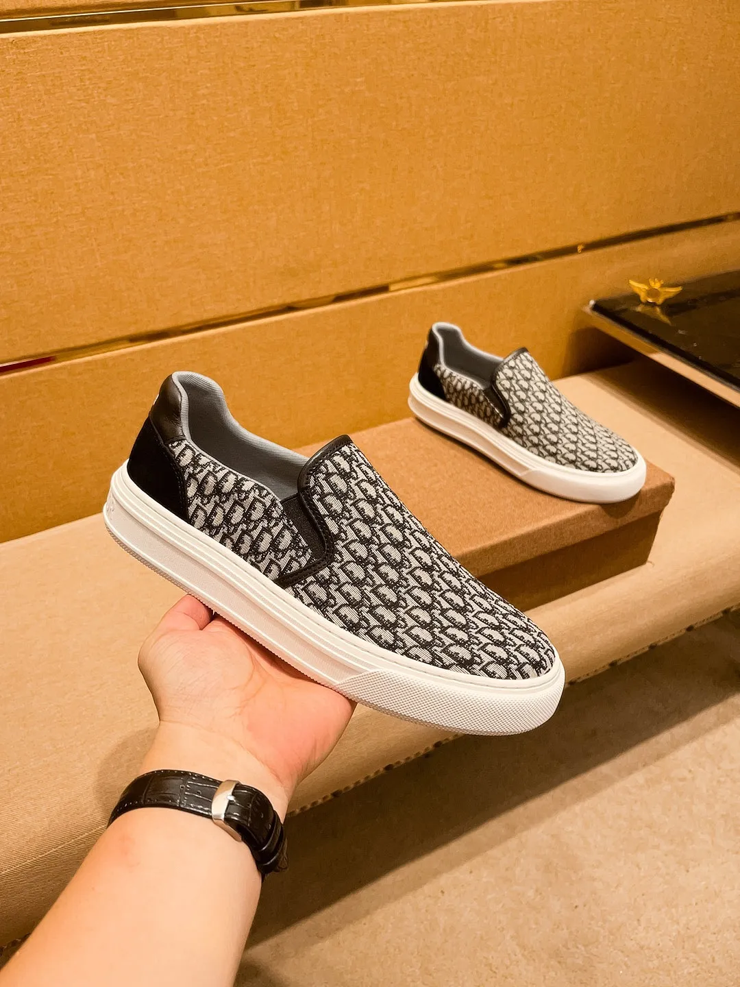 Men's shoes 💰 380💰👍【Dior】🔥🔝High-end brand of men's shoes official website 1:1 latest masterpiece: the upper is made of Italian official website original special technical cloth fabric 🔥original comfortable and breathable lining➕original designated non-slip outsole🔥making walking more convenient and comfortable! An exclusive new model, a stunning work, a beautiful 1:1 replica [color] compared to the official quality! Create a fashionable personality to set off your uniqueness! A must-have for trendy men! 🔥, sizes: 38-44. color:.     Multiple colors available🔥